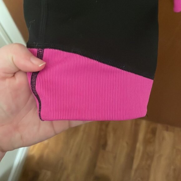Old Navy Active Capri Leggings - Picture 4 of 7